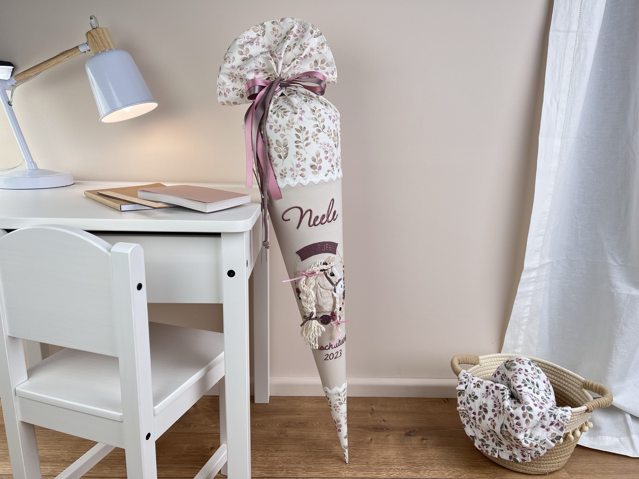 Schultüte Pferdeliebe Blümchen creme