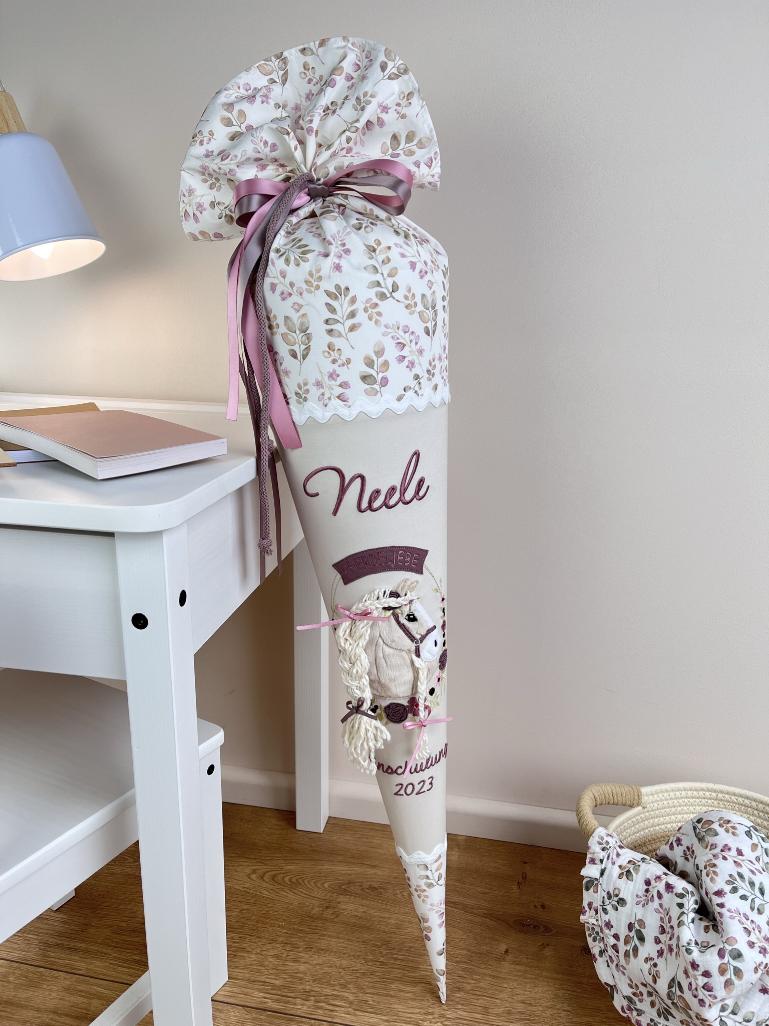 Schultüte Pferdeliebe Blümchen creme