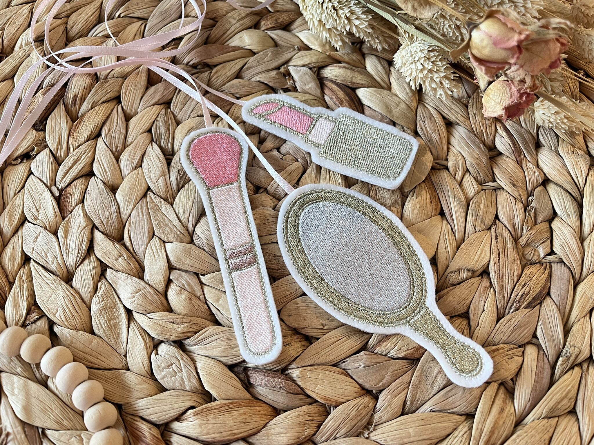 Filz Anhänger Set Beauty – gestickt