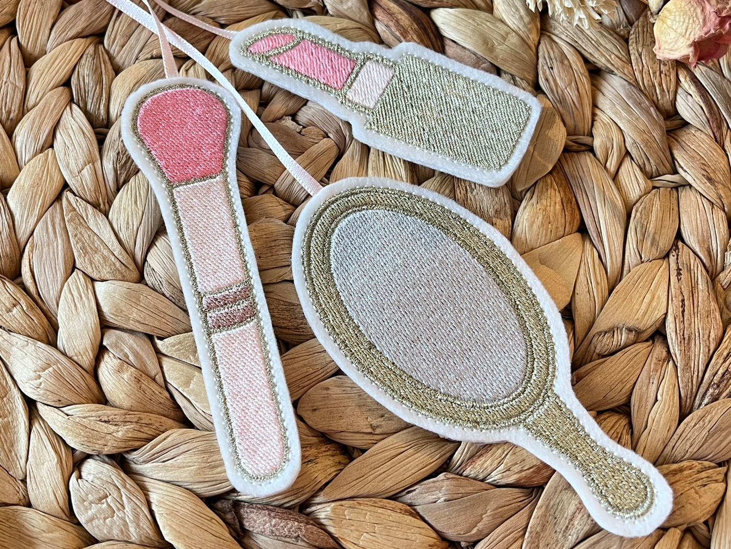 Filz Anhänger Set Beauty – gestickt