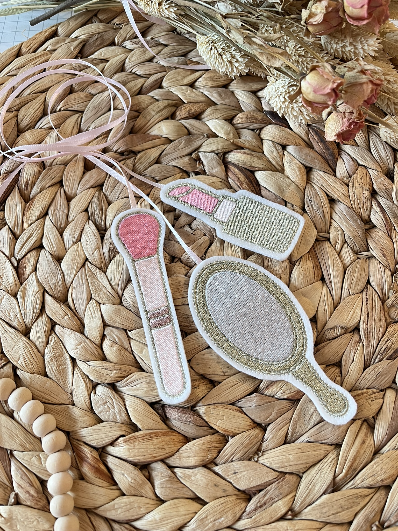Filz Anhänger Set Beauty – gestickt