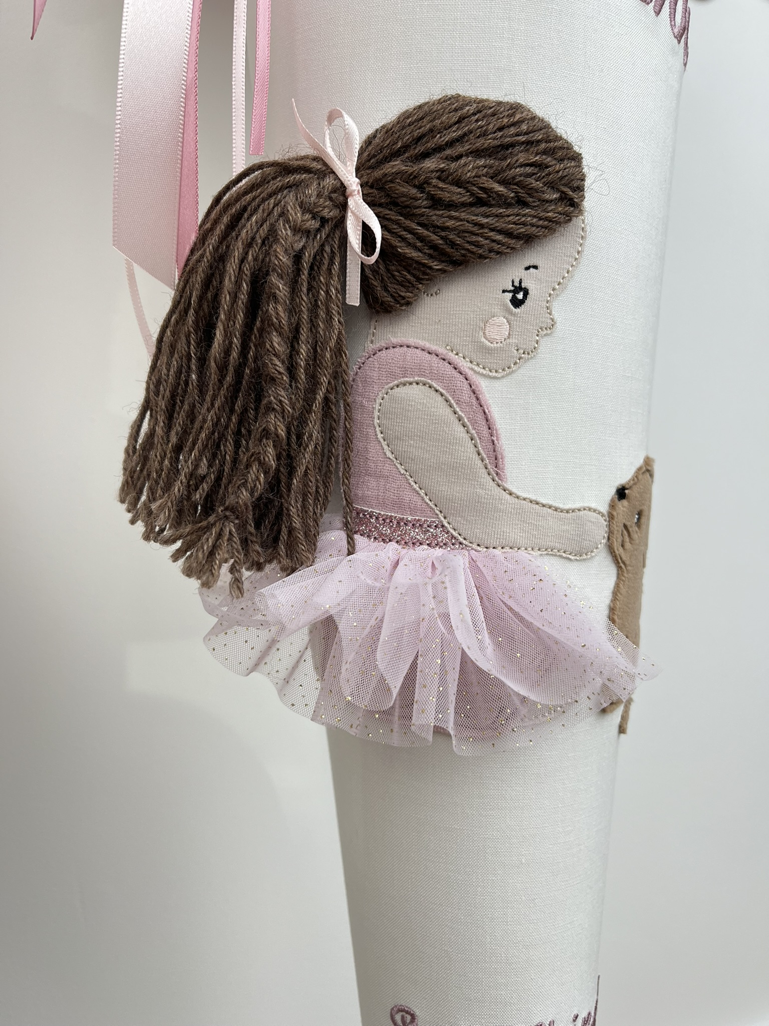Schultüte Mädchen & Katze – rosa Musselin mit Goldpunkten